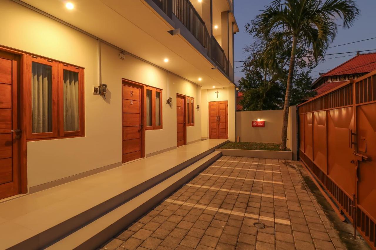 Oyo 1200 Kencana Residence Jimbaran Buitenkant foto
