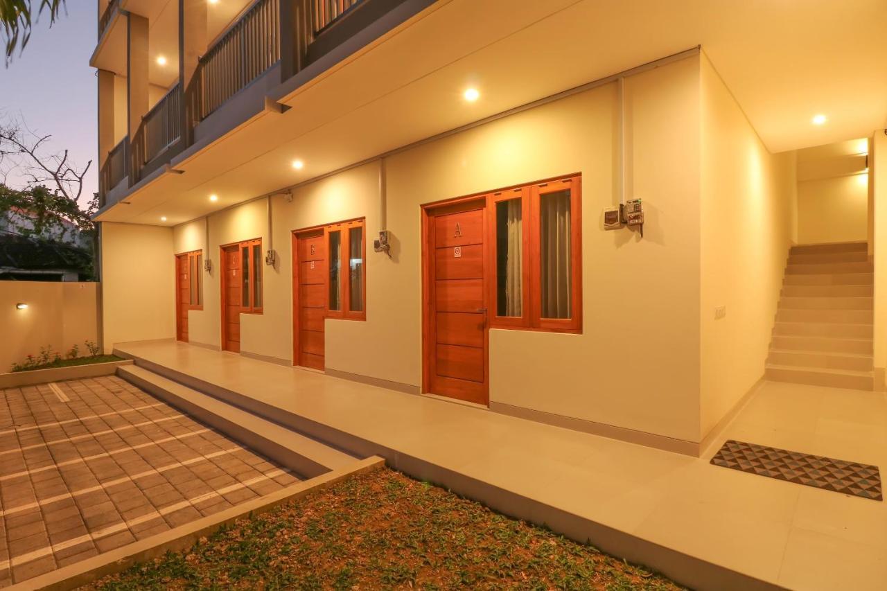 Oyo 1200 Kencana Residence Jimbaran Buitenkant foto
