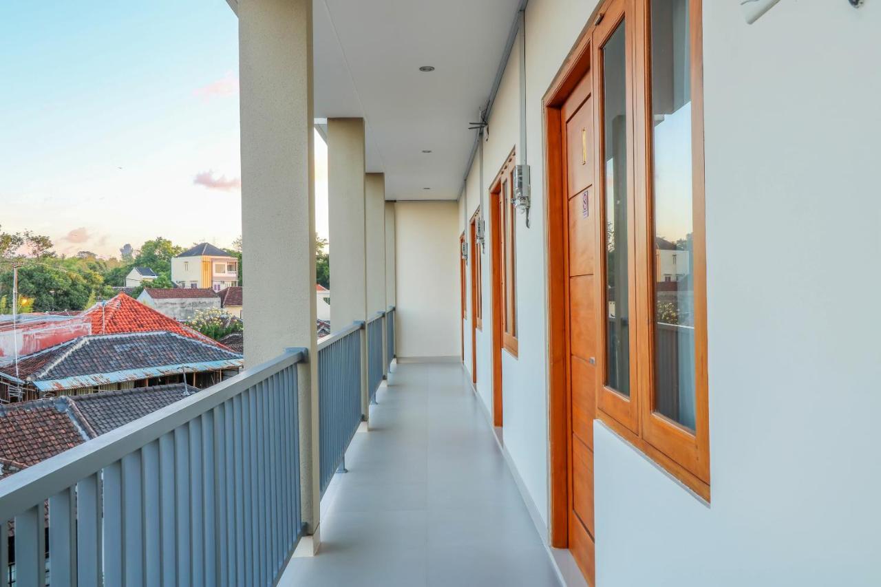 Oyo 1200 Kencana Residence Jimbaran Buitenkant foto